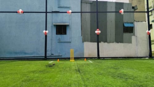 Pay Per Hour Grounds Salem