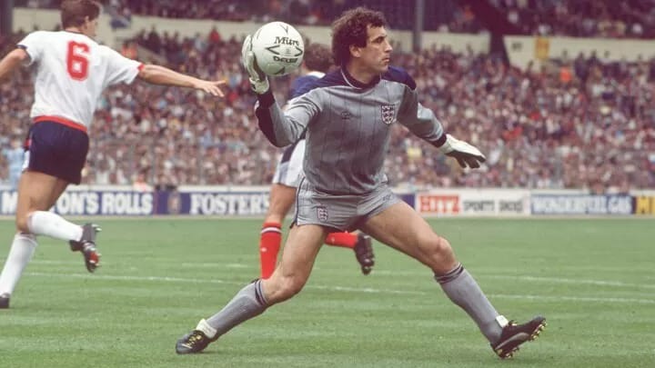 10 Incredible Records Football