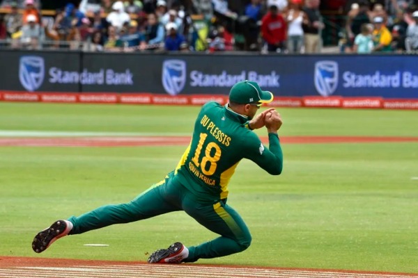 Best Cricket  Fielders of All Time