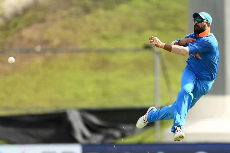 Best Cricket  Fielders of All Time